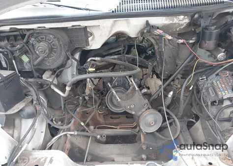 2006 Chevrolet Express Work Van z USA, uszkodzony, nr VIN 1GCFG15X661173557